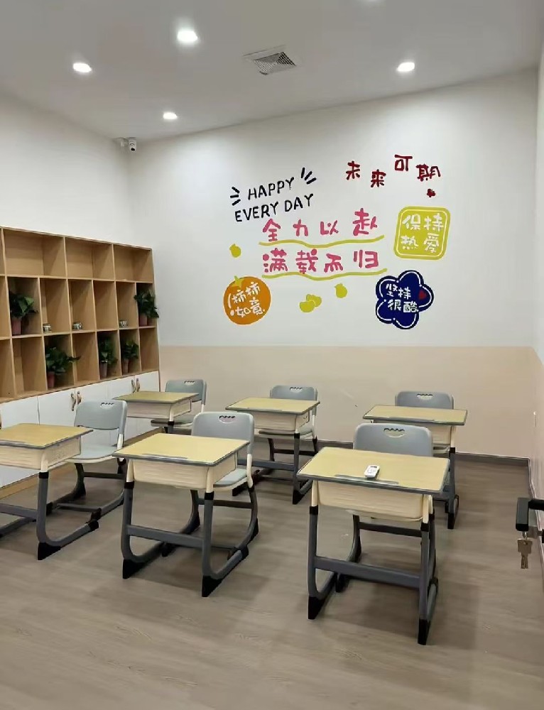 湖北培训机构课桌椅反馈